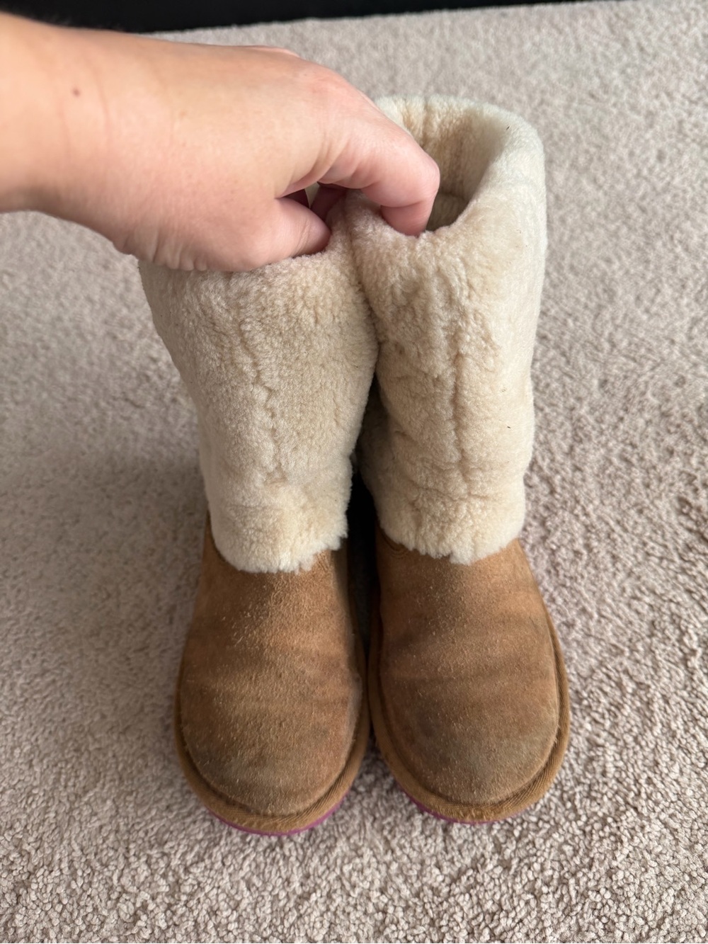 Ugg Malena Boots Kids Girls size 2 youth Chestnut Suede Bow Shearling, GUC